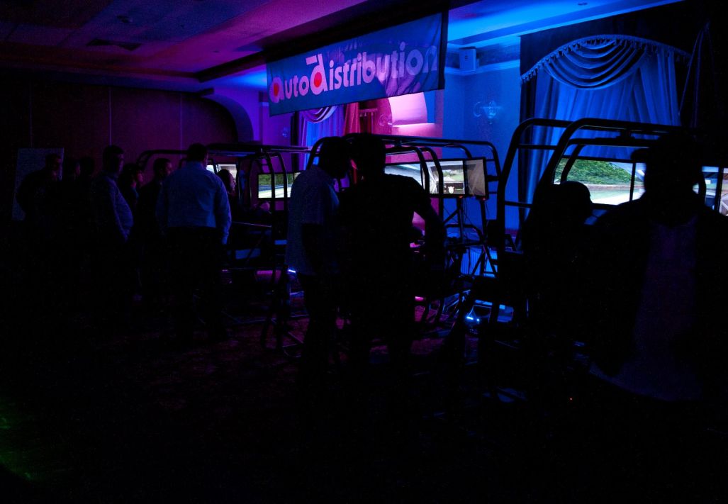 Najlepsze atrakcje na eventy, wynajem symulatorów takich jak symulator samochodu